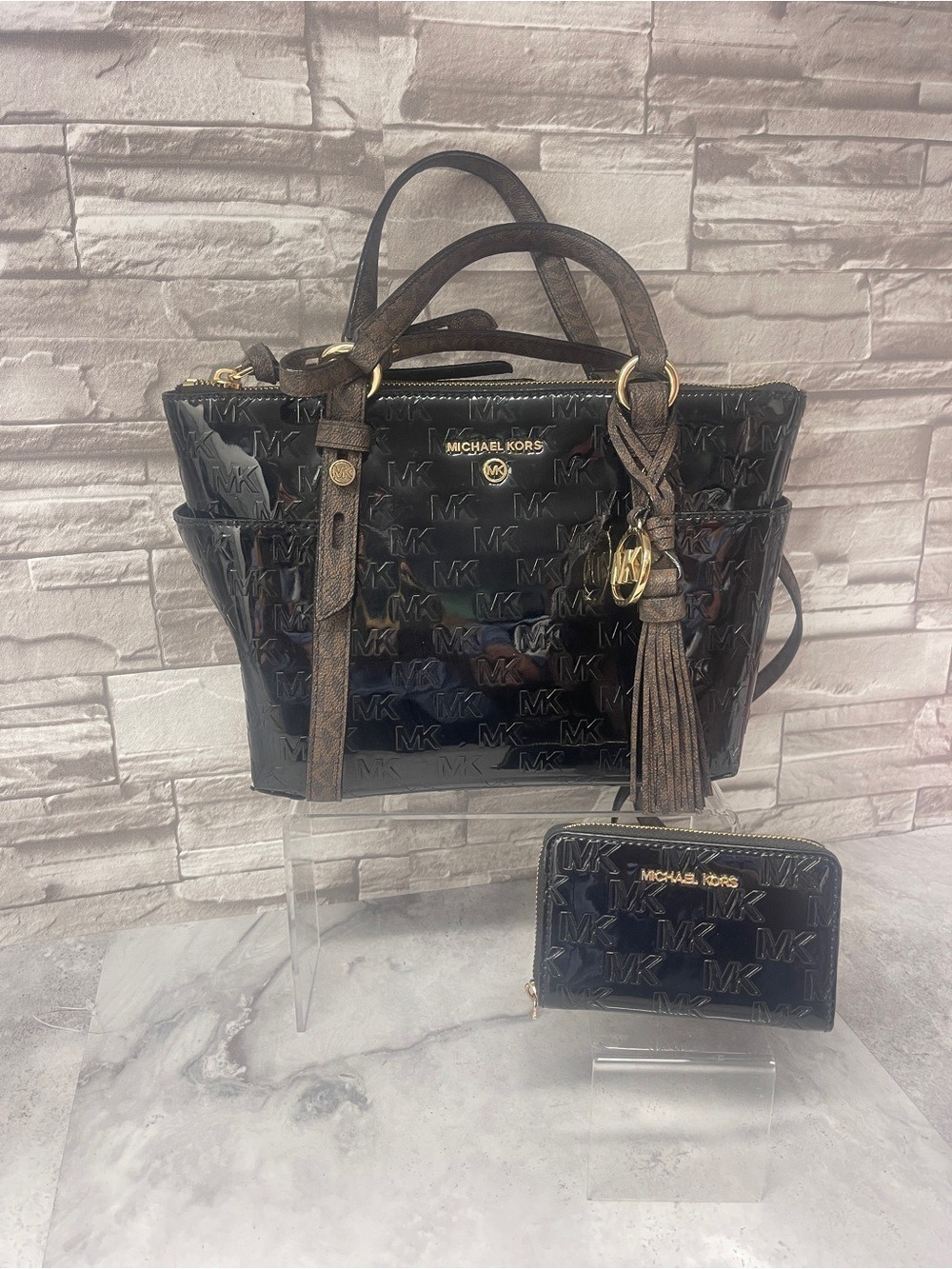 Michael Kors Sullivan Patent Leather Crossbody & Matching Wallet Black Logo